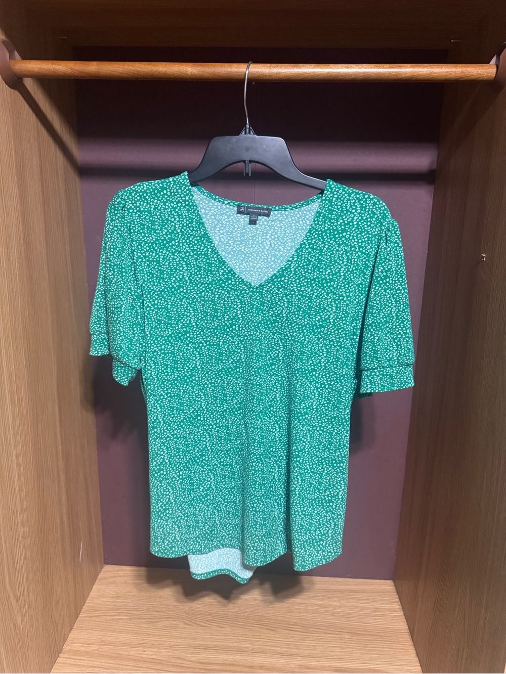 Adrianna Papell Green White Print V-Neck Blouse Size Large
